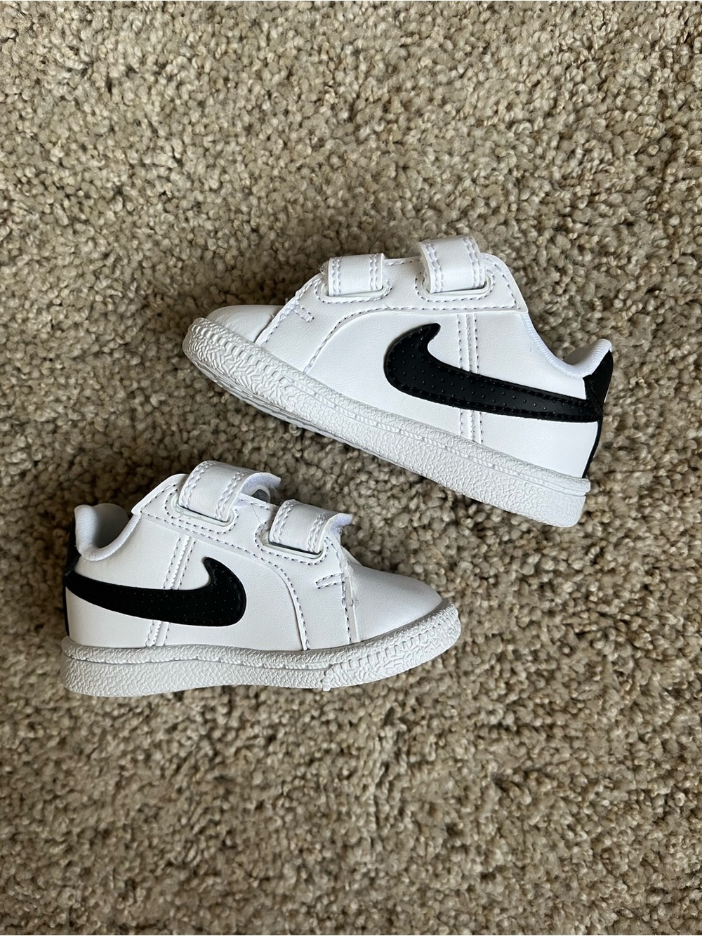 Nike White and Black Toddler Velcro Sneakers